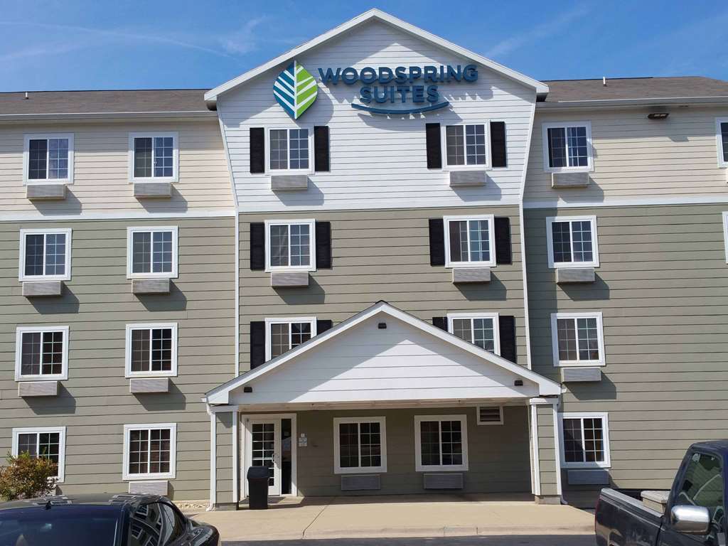 Woodspring Suites Des Moines Pleasant Hill Exterior photo