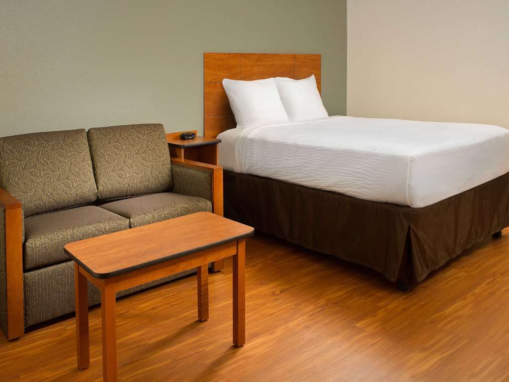 Woodspring Suites Des Moines Pleasant Hill Room photo
